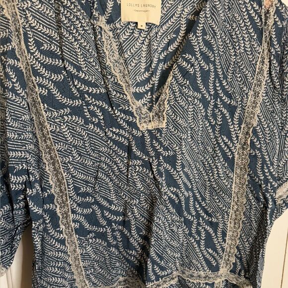 Lollys Laundry blouse size Medium in blue linen with white lace Pre-Loved - Picture 6 of 10